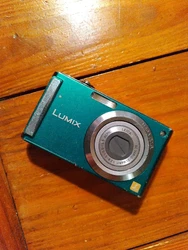 Panasonic Lumix FS3 Digital Camera - **For Parts or Repair**.[RB6] Untested,  selling as broken for parts or repair, ...