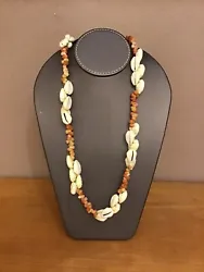 Joli collier vintage en coquillage Longueur 110 cm