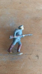 Ancien soldat de plomb. Soldats à identifier.