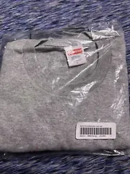 This gray Supreme Box Logo T-Shirt is a must-have for any fan of the brand. The shirt features the iconic Supreme logo...