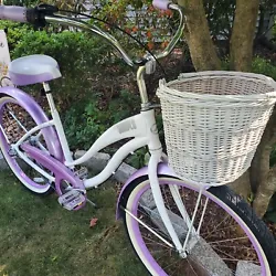 It is made of steel and has a coaster brake for easy and safe stopping. With 3 speeds, it is ideal for cruising around...