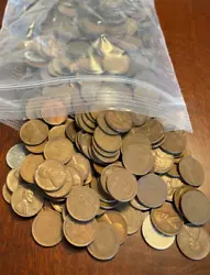 Bulk lot of 1,000+ copper lincoln wheat pennies from 1909-1958.