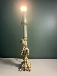 Shabby Chic. Pull String Lamp.