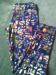 This is a BNWOT LuLaRoe TC leggings. Tall & curvy (TC) leggings fit sizes 14-18. This is a floral / leaf block print on...