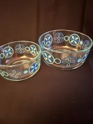 Pyrex Bowls 2-with Blue Medallion Designs, In 2 Diff Sizes. Really nice bowls, matching set-no lids-, great design.
