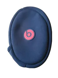 Beats by Dre Large Over-the-Ear Headphones Zipper Case - Black / Red.