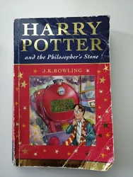 Livre .Harry Potter and the Philosophers Stone de J.K. ROWLING. 1ST/4 . 2001..