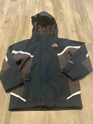 The North Face boys size 5 xxs ski jacket waterproof zip up. This is a great kid ski jacket by the North face. You can...
