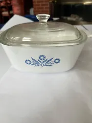 Very nice Vintage corningware dish, shows some wear but it’s in awesome shape