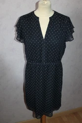 ROBE VOILE SANS MANCHES. COL EN V (PHOTO N 2). ROBE LEGERE A PORTER. TOUR DE TAILLE ETIRABLE. CARRURE 37 CMS. 100%...
