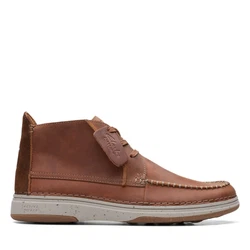 Made to enhance natural movement, the Nature 5 Mid shoe unites casual styling with modern technology. In beeswax...