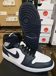 Color : Armory Navy/White-Black. Year of Release : 2022. Heel-Toe(CM).