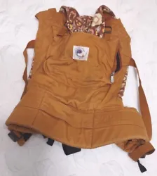 Pre-owned Ergobaby Organic Desert Bloom tan carrier. Very good condition. Two minor ink spots bit does not affect use....