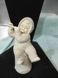 Dept 56 Miniature Snowbabies I’ll Play A Christmas Tune. IN NEW CONDITION