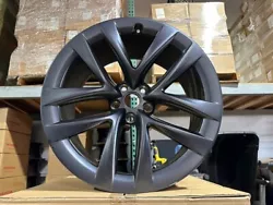 (1) Rear 2021 model S plaid wheel 21” arachnid rim. has 1 rash and 1 paint chip. No bend no crack in excellent...