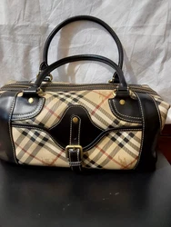 Very unique bought in France pre owned like new condition with dustbag.