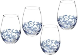 Designed in Spodes studio in England, these glasses bring a traditional pattern to an elegantly aged glass of red wine....