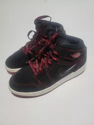 Nike Air Jordan 1 Mid Come Fly With Me GS Fearless Sneakers CU6617-062 Size 5Y.