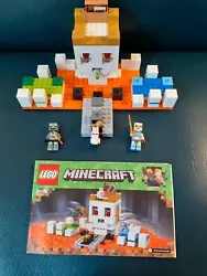 Lego Minecraft N°21145 + notice, quasi complet...sans sa boîte. Il manque 2 petites plaques de 8. (N°4158355) Sinon...