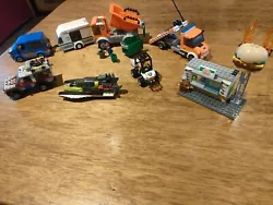 Lot Lego City Etc....  Tout est sur les photos