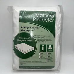 Mattress Protector Twin Zippered Allergin Barrier Machine Washable 39”x75”.