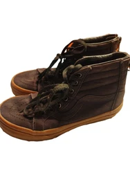 Features: • Shoes Size: Unisex Kids 2.0 Condition: Pre-Owned Good. High top skate shoes are characterized by the...