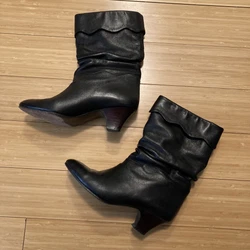 Black Genuine Leather ‘90’s Scrunch Boots Size 5.5 GVC. These genuine leather scrunch boots are the epitome of...