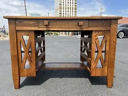 Antique Mission Oak Arts & Crafts Desk Library Table. Very sweet and very amazing piece of American history. Features...