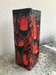 Largeur : 11 cm.