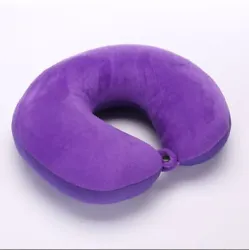 This padding shapes to the curve of your neck and head for personalised comfort and support. 1 x U shaped pillow. Snap...