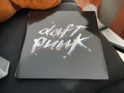 Vinyle neuf des Daft Punk Discovery.