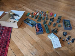 Lot De Jouets Anciens  véhicules en metal Dinky Toys  Solido  Penny Majorette Soldats plastique et animaux Sahara ...