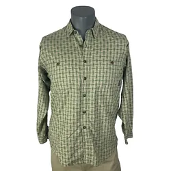 For sale is a men’s long-sleeve button-up shirt from Patagonia. Shirt features a green and beige interlocking, plaid...