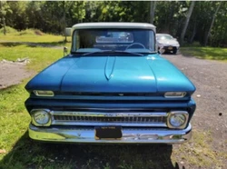 Runs good, 350 automatic. speedo stopped few yrs ago I have maybe put on 500 miles. little rust shown in picts, couple...