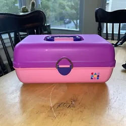 Vintage 80s/90s Caboodles 2602 Storage Make Up Case Box Purple & Pink. So awesome. A blast from the past! A few marks...