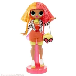 The original fan-favorite L.O.L. Surprise! O.M.G. fashion dolls are back: say hello to Neonlicious! She’s a stylist...