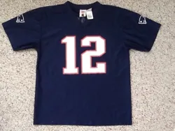 NEW ENGLAND PATRIOTS TOM BRADY FOOTBALL JERSEY YOUTH XL 18-20 IN GOOD CONDITION WITH MATERIAL PULLS AND WEAR IN THE...