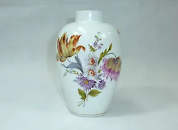 vase peint à la main, usine de porcelaine Schönwald vers 1900. Dimensions : env. 17 x 10,5 cm. Diamètre au-dessus :...