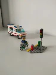Lego City - 4431 Lambulance.  Je vends lensemble Lego City 4431 lambulance.  Étant fan de Lego, ce set est en parfait...