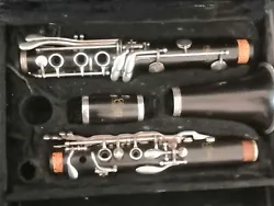 Clarinet Leblanc Esprit Good State. In good playable condition Wood is good, no cracks. Dont hesitate to ask questions