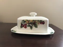 Royal Doulton Everyday Vintage Grape Covered Butter Dish 1994. Very good used condition, no chips.