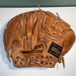 Baseball Catchers Mitt Leather Glove. Carlton Fisk. Well Worn In.