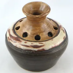 Beautiful antique ceramic flower holder vase by Le Trident, great studio from Vallauris, France. Nenchérissez que si...
