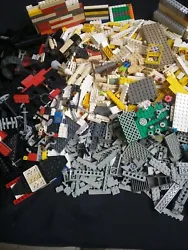 Lego Technic, Castel, et autres : Lot de 3,4 kg de lego vrac.  Beau lot de 3,4 kg de LEGO Technic, Castel, et autres...