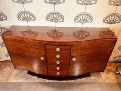 Enfilade Art Déco En Palissandre Des Indes. Deux vantaux et cinq tiroirs en façade livrable gratuitement sur toute la...