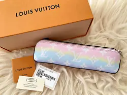 Beautiful 100% authentic Louis Vuitton Elizabeth Pouch Accessory - Limited Edition Escale watercolor monogram print. -...