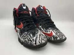 Nike Lebron James 11 XI University Red Black Graffiti Size 6 Y 2013 (616175 100). Condition is “Used”. Good used...