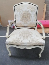 Fauteuil ancien Napoléon III avec son tissu dépoque.