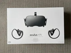 Oculus Rift CV1 complet. une paire de contrôleurs Oculus Touch. Contenu en très bon état. Écouteurs perfectibles...