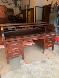 Rolltop Desk originally from the Cuyahoga county courthouse in Cleveland, Ohio. Must pick up. 